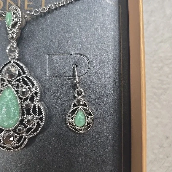 MONET Designer Necklace And Earring Jewelry Set Turquoise Color Silver Tone - Picture 4 of 14